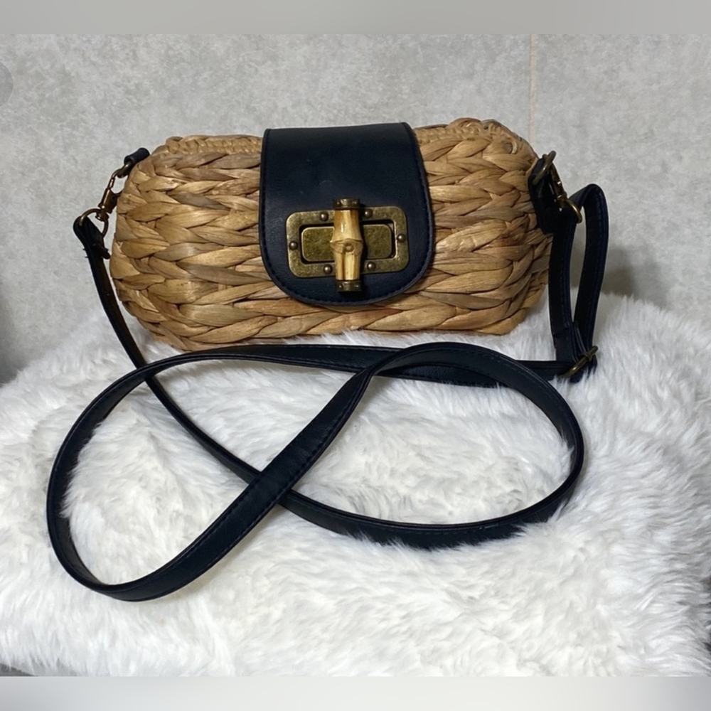 SUN-N-SAND Crossbody Bag - Raffia, Bamboo Toggle, Brass Details